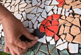 мозаика из битой керамической плитки